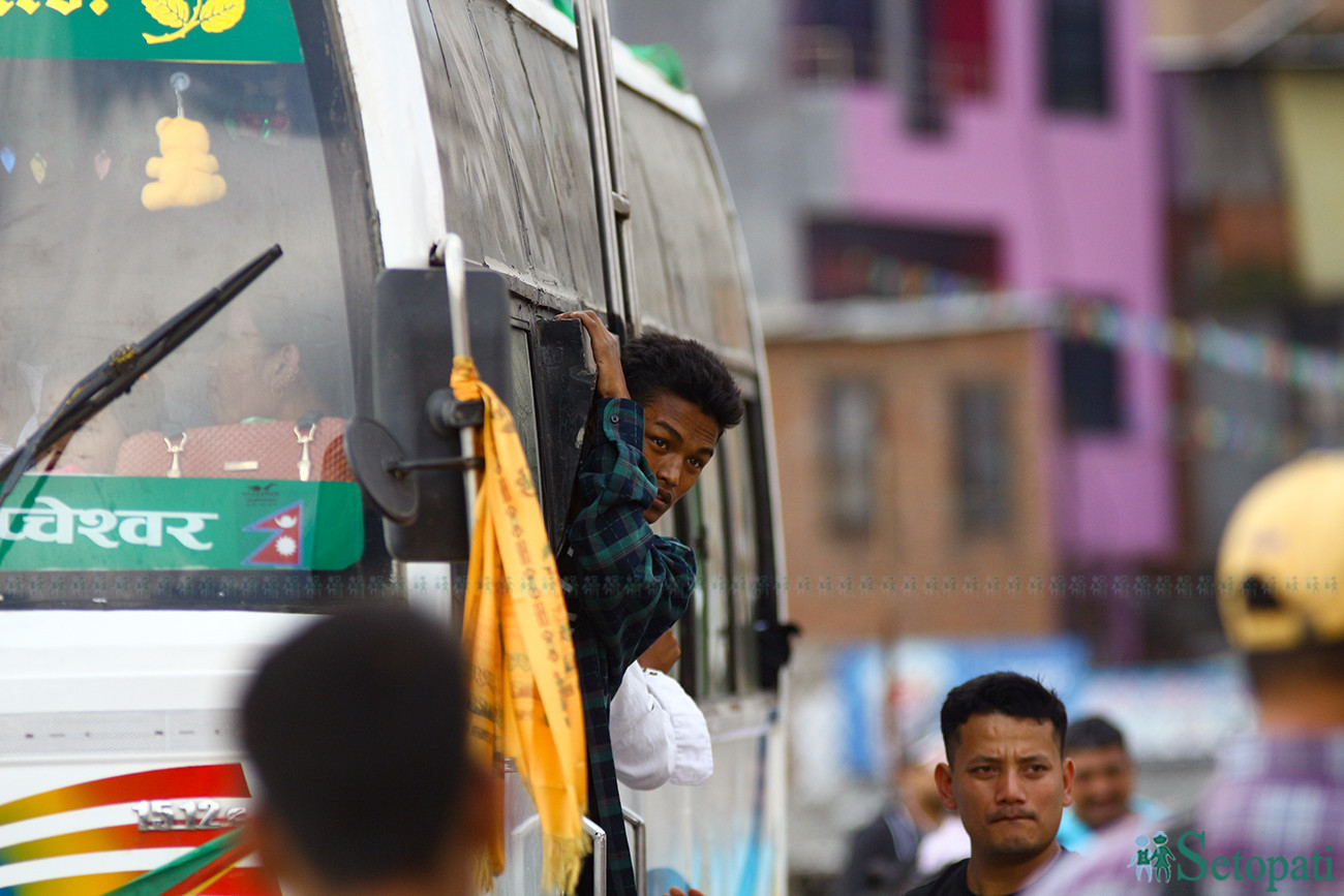 https://www.setopati.com/uploads/shares/2019/01/sujita/Going home in Dashain (1).jpg